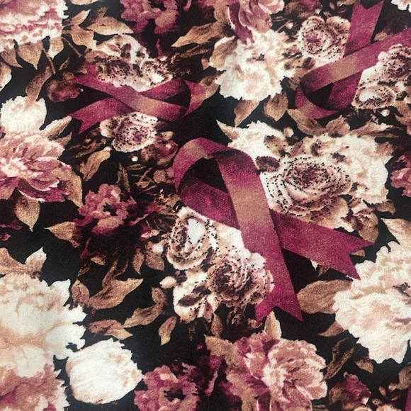 LulaRoe Breast Cancer Awareness Leggings 🎀 - Picture 2 of 3